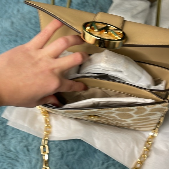 🛍️🤩Michael Michael Kors Carmen Shoulder Bag/Wallet Set🛍️🤩 - Picture 15 of 17